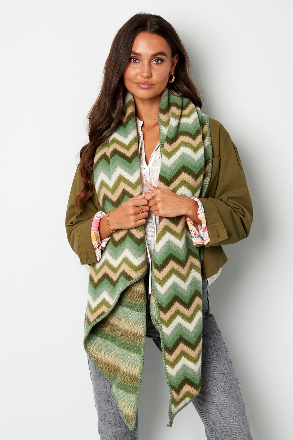 Scarf with zigzag print - black beige h5 Picture2